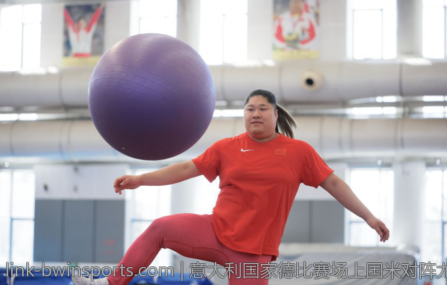 意大利国家德比赛场上国米对阵尤文图斯